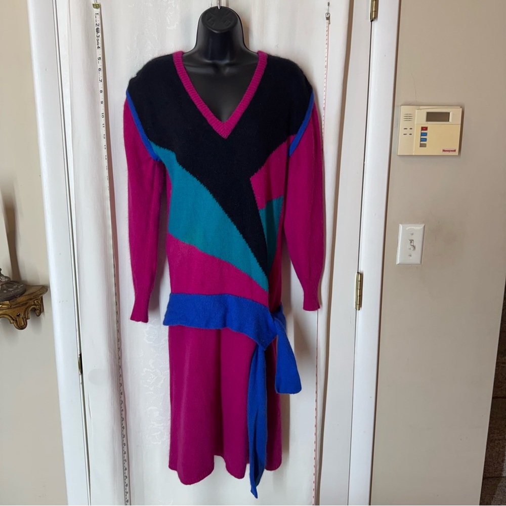 Vintage Women's Graphic Sweater Dress